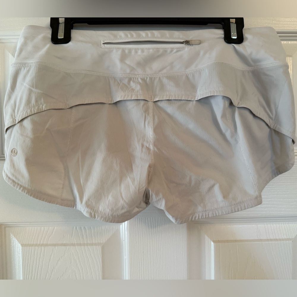 Lululemon Speed Up Shorts - Picture 4 of 7